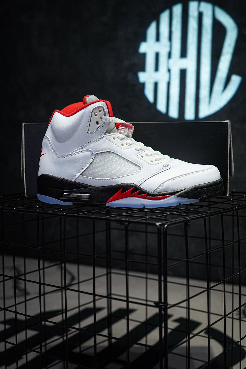 Thumbnail: Jordan 5 Retro Fire Red Silver Tongue (2020)