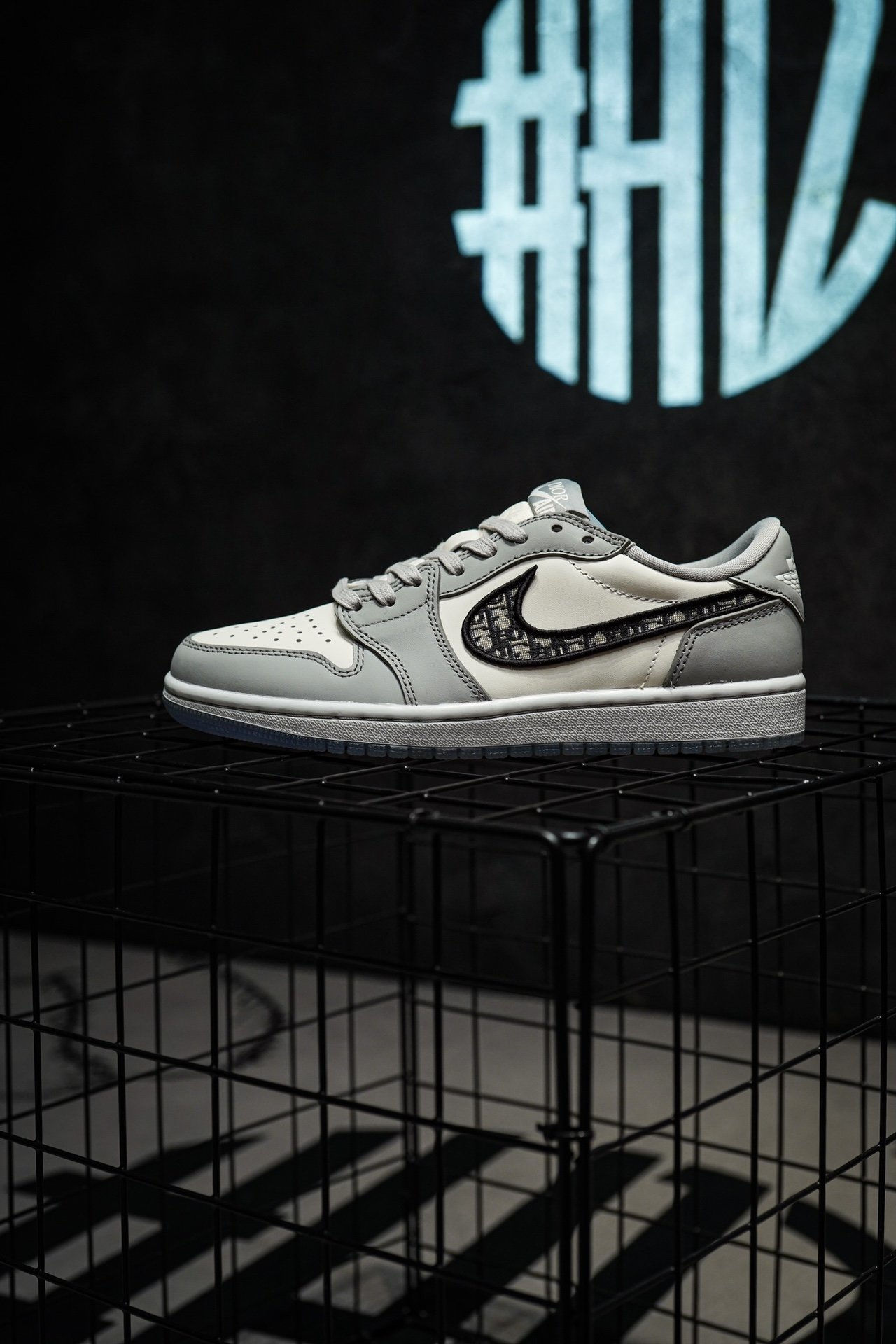 Jordan 1 Retro Low Dior