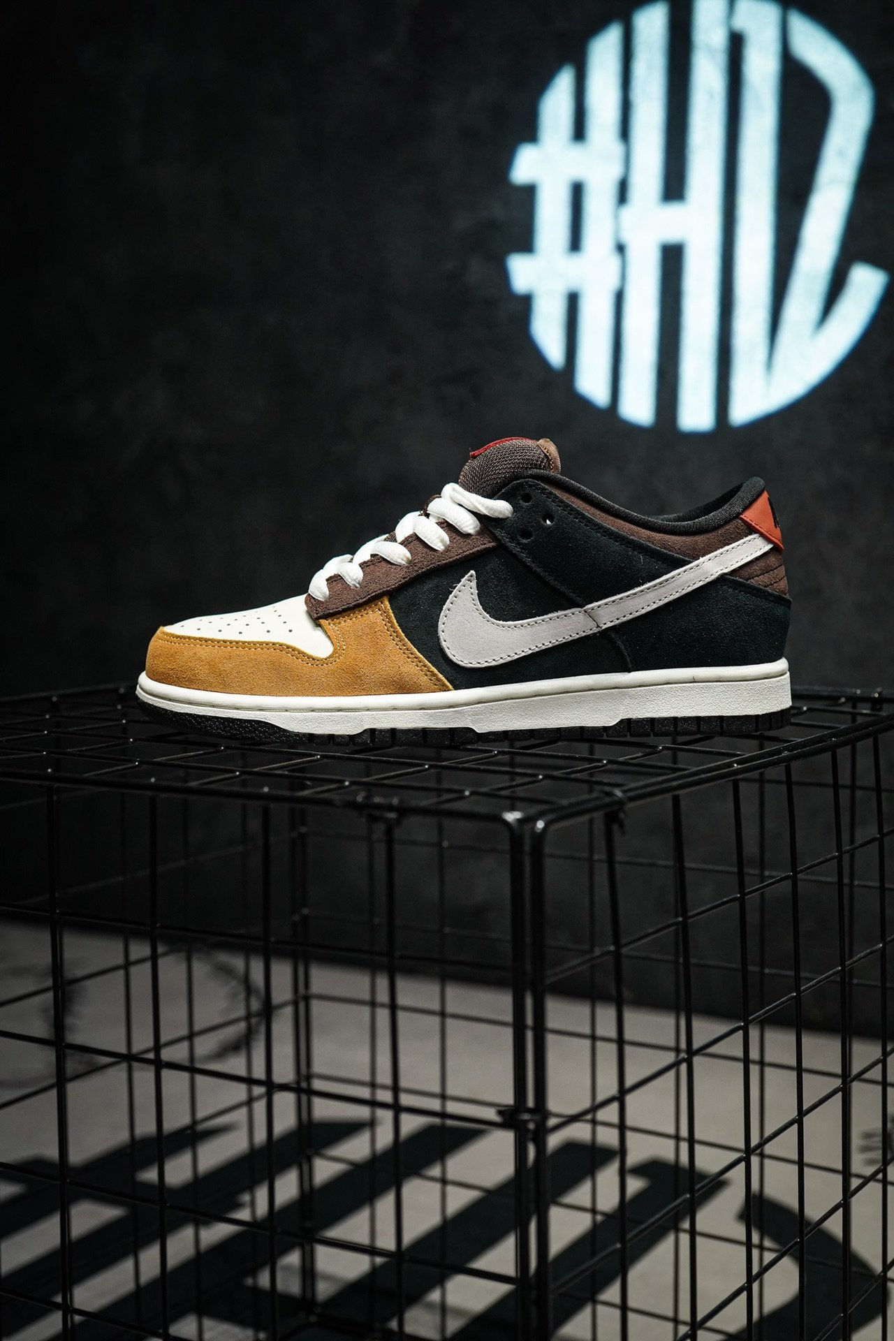 Nike SB Dunk Low Joe Strummer