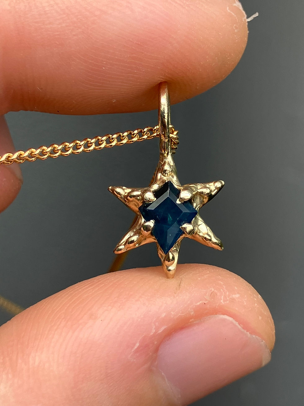 Thumbnail: Celestial pendant gold