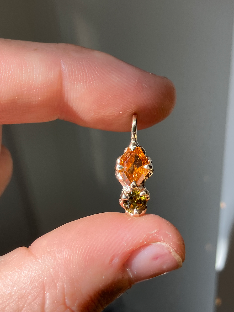 Thumbnail: Garnet pendant gold 
