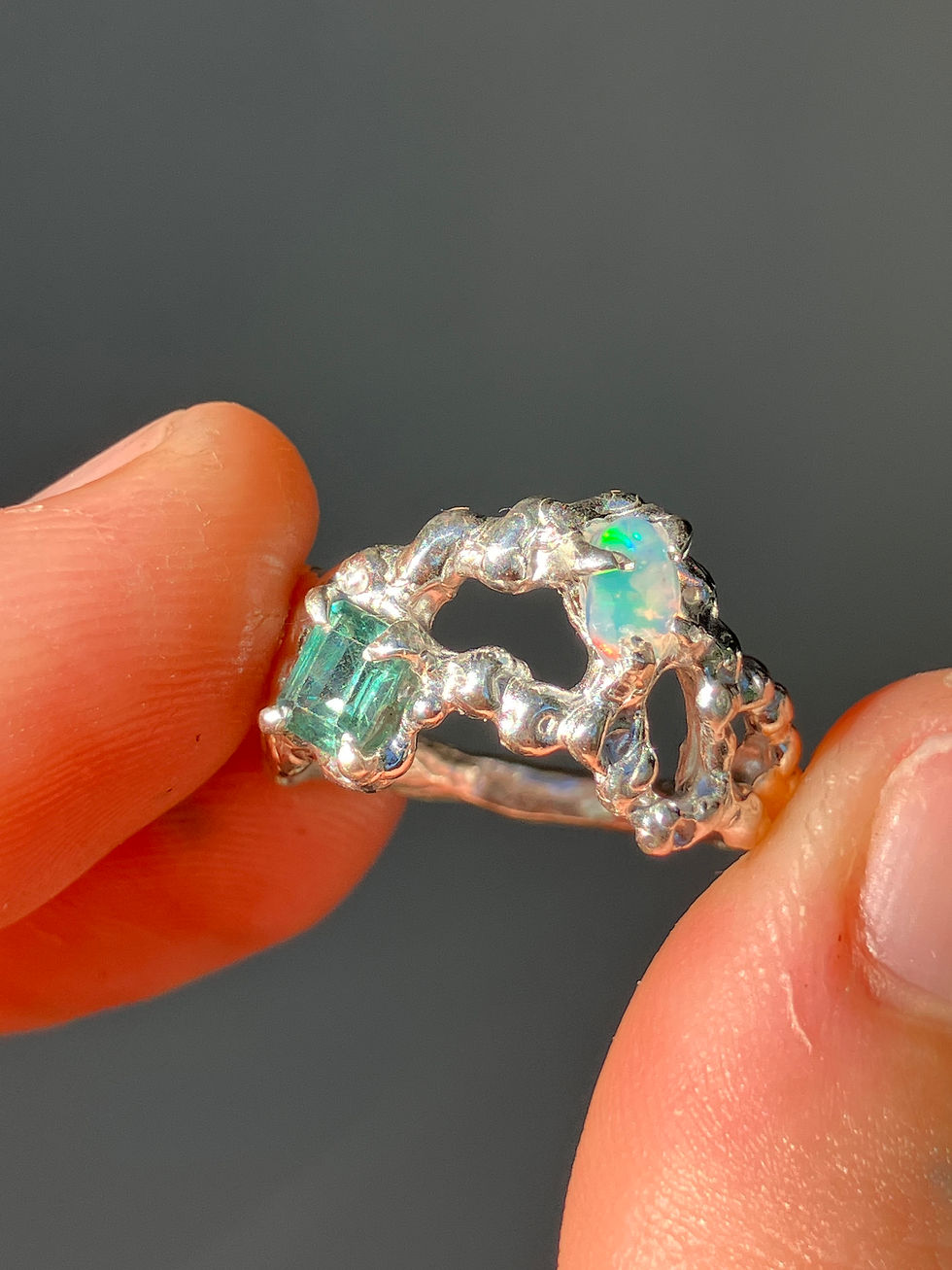 Thumbnail: Spinel web ring 