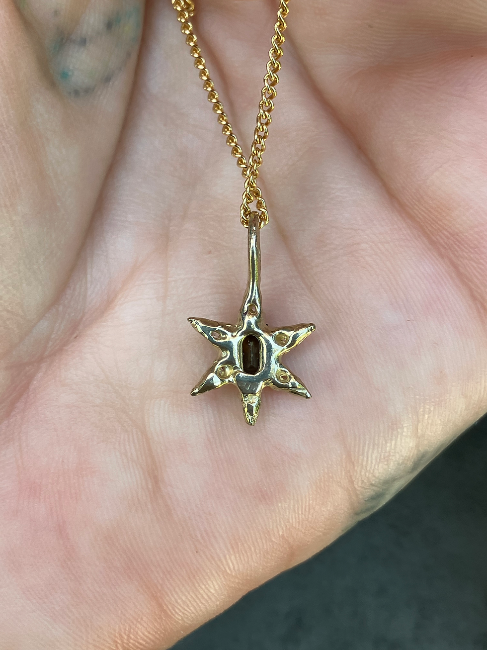 Thumbnail: Celestial pendant gold