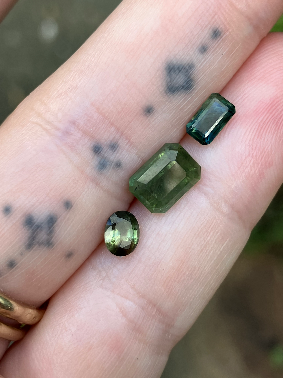 Thumbnail: Green sapphire molten ring 