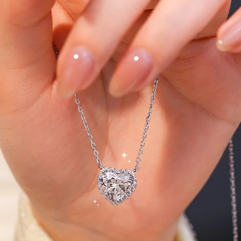 Thumbnail: Dazzling S925 Sterling Silver VVS1 Moissanite Crown Necklace, GRA Certified for