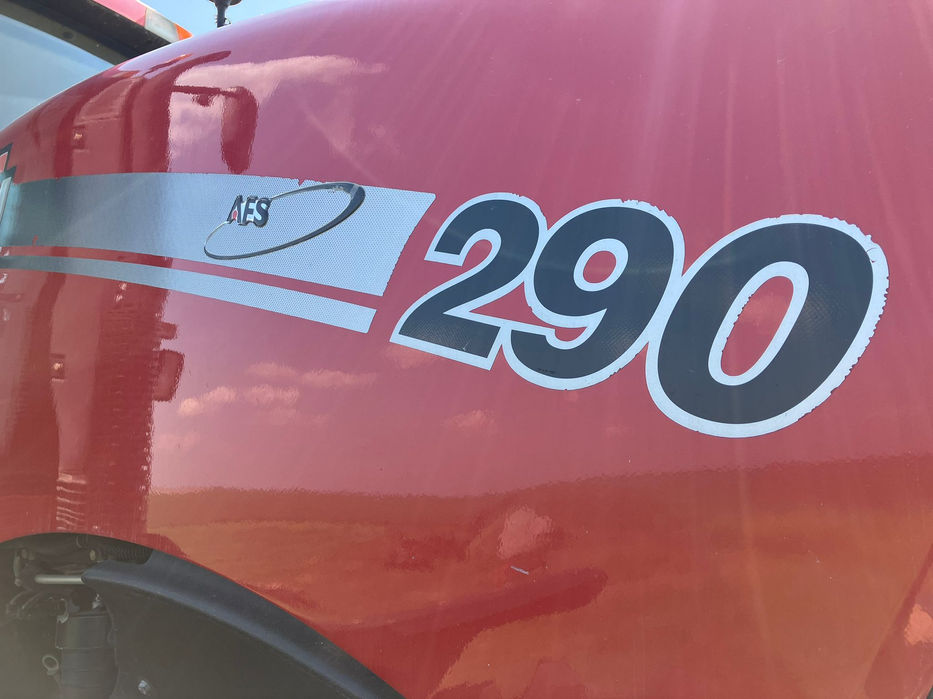 2011 CASE MAGNUM 290