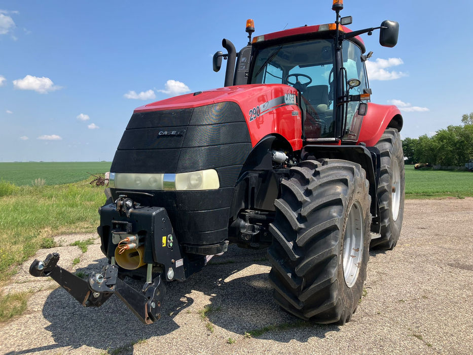 2011 CASE MAGNUM 290