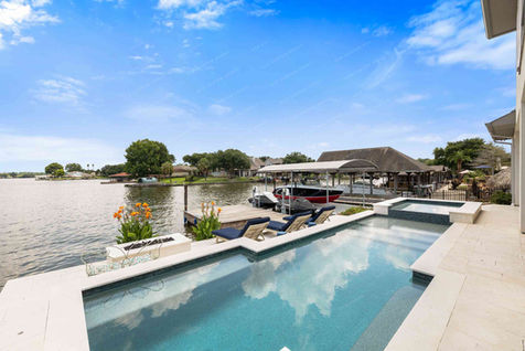 QCB Custom Homes - Shoreline (62).jpg