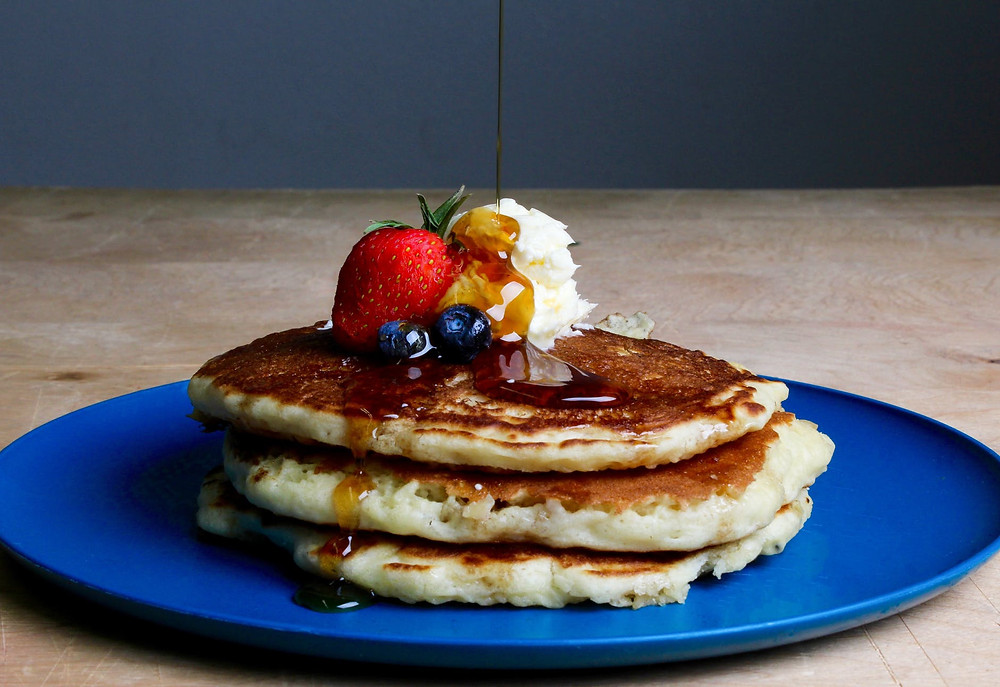 team breakfasts to build employee engagement
