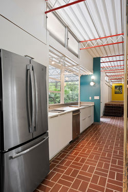 YorkResidence_Megamorphosis_Kitchen_edited