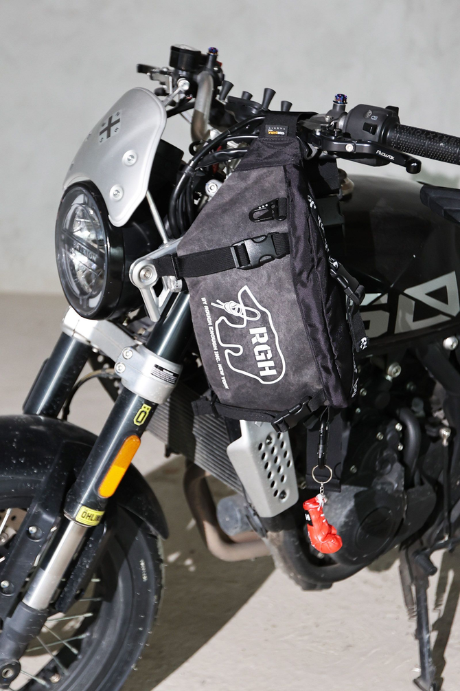 Unlock Unstoppable Adventure: The Rough Enough Tactical Fanny Pack Black is Your Ultimate Riding Companion!
