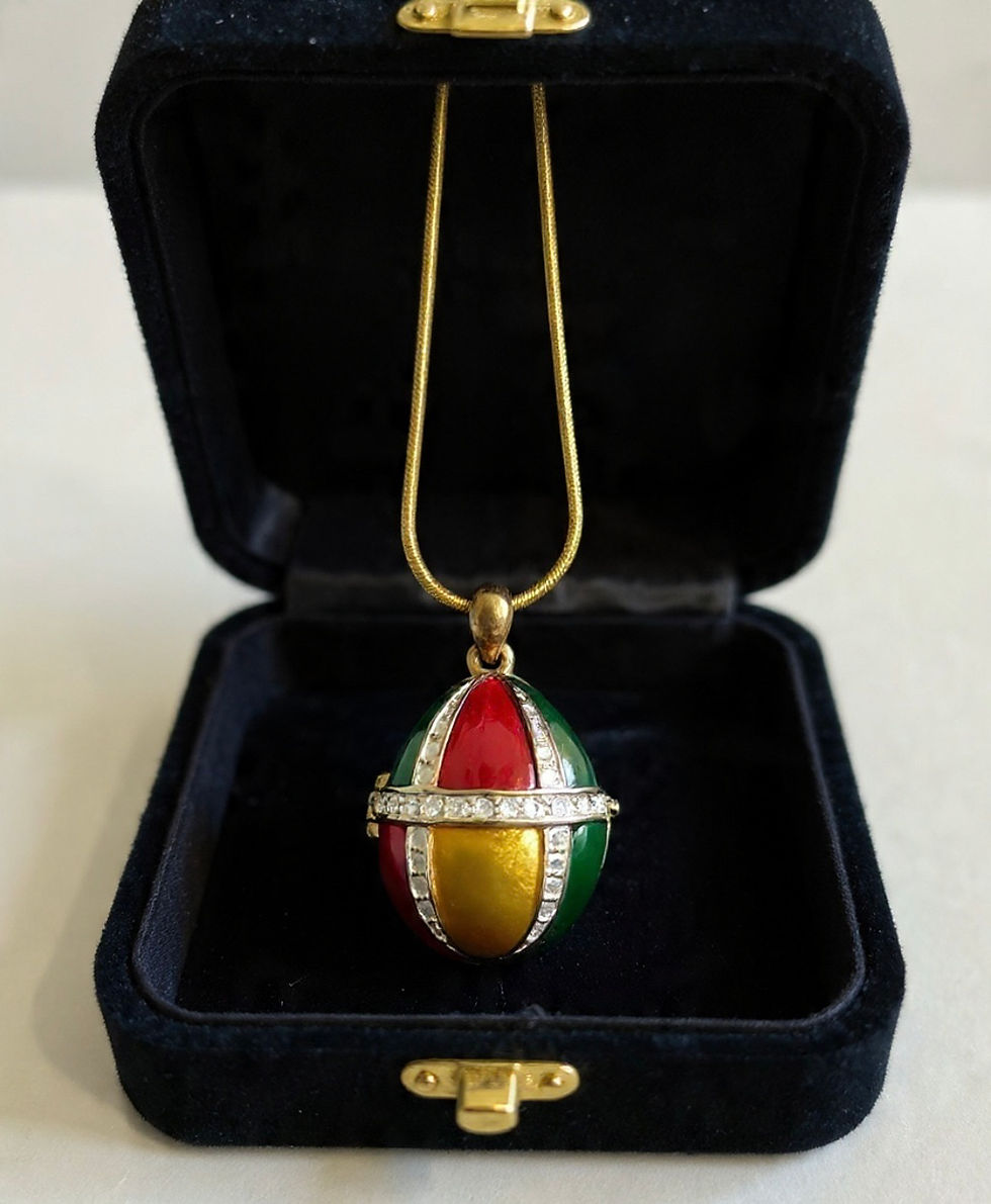 Thumbnail: Collana con ovetto vintage locket