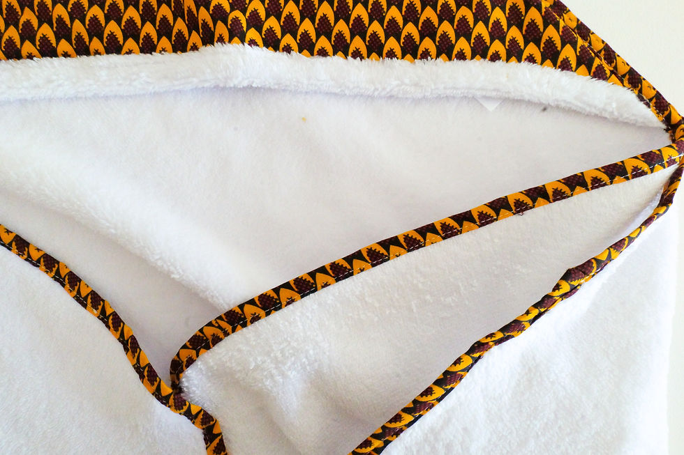 Miniature : Cape de bain bébé en éponge bambou et tissu wax, sortie de bain/ENIOLA