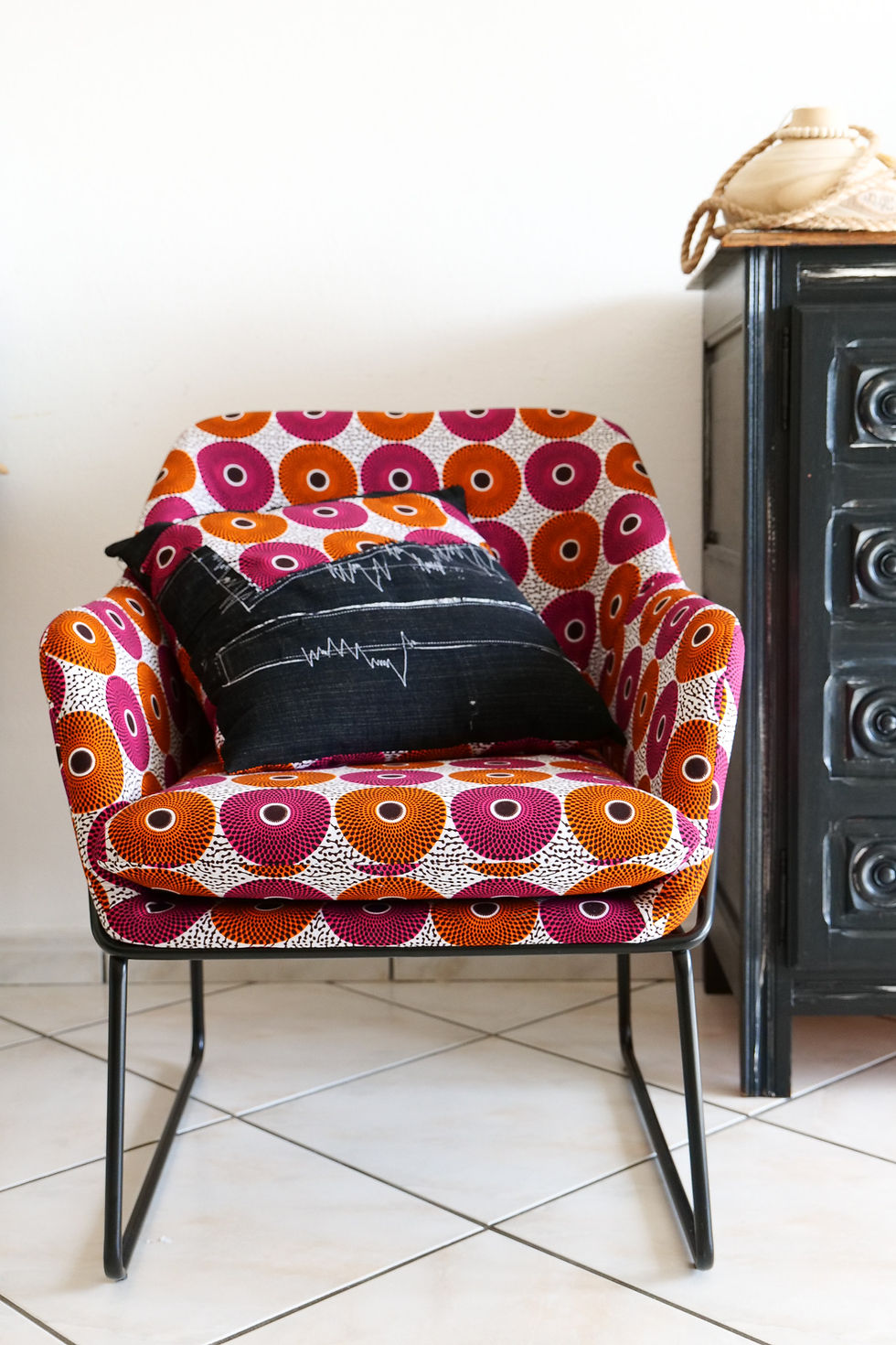 Miniature : Fauteuil wax "Tourbillon" et coussin