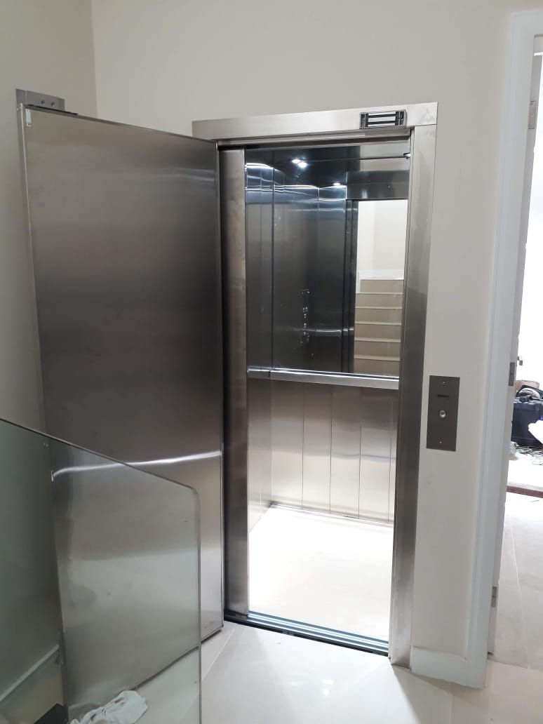 ELEVADOR RESIDENCIAL CABINE INOX