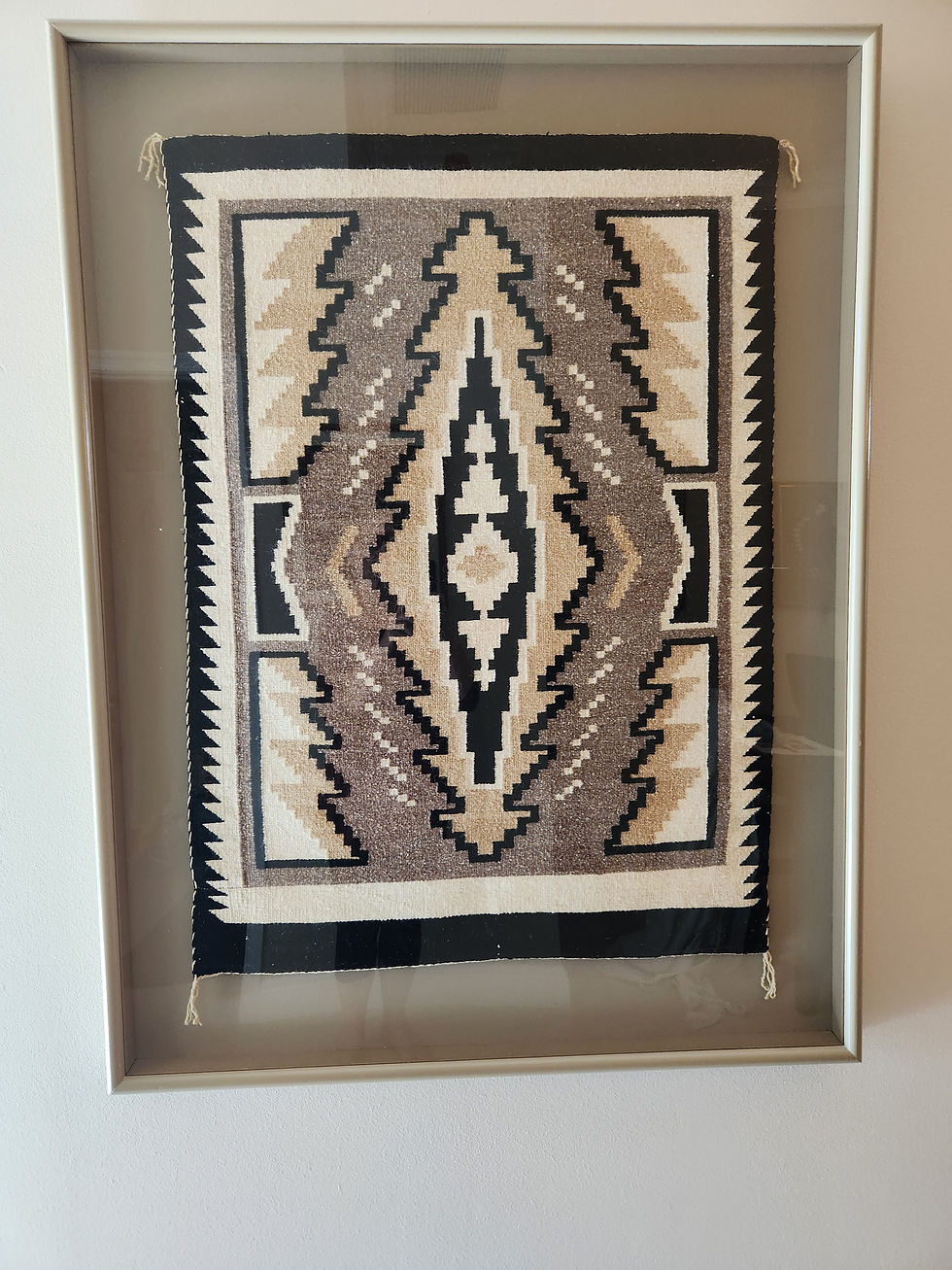 Vintage Rug: Serrated Geometric Diamond with Spirit Line