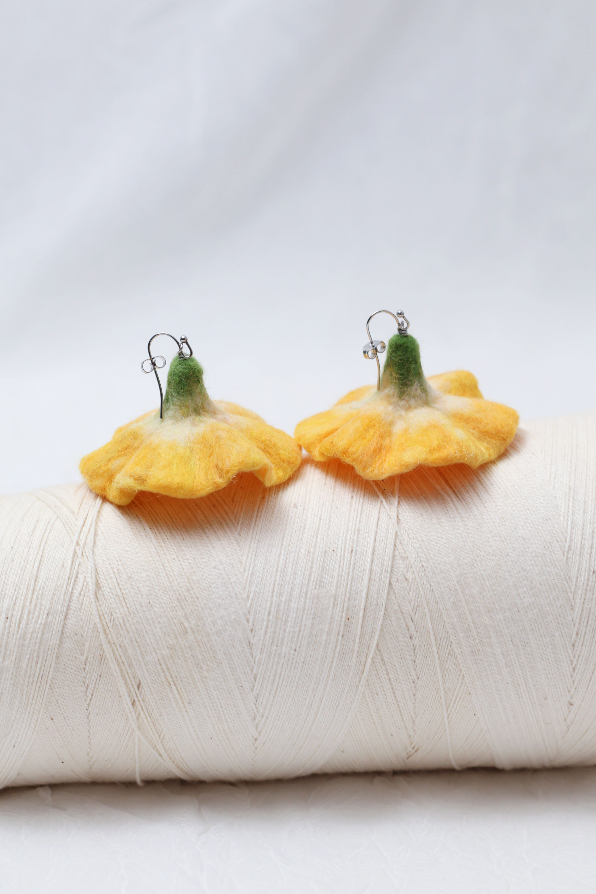 Boucles d'oreilles Fleurs Jaunes et Blanches