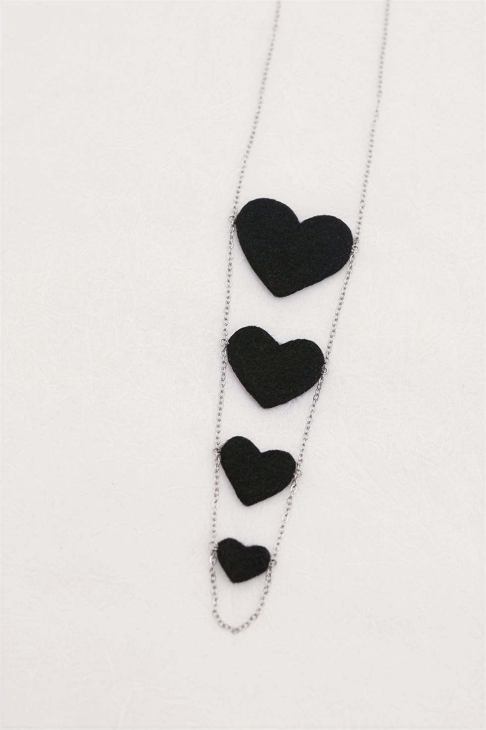 Miniature : 4 Felted Merino Wool Hearts Long Necklace (Black)