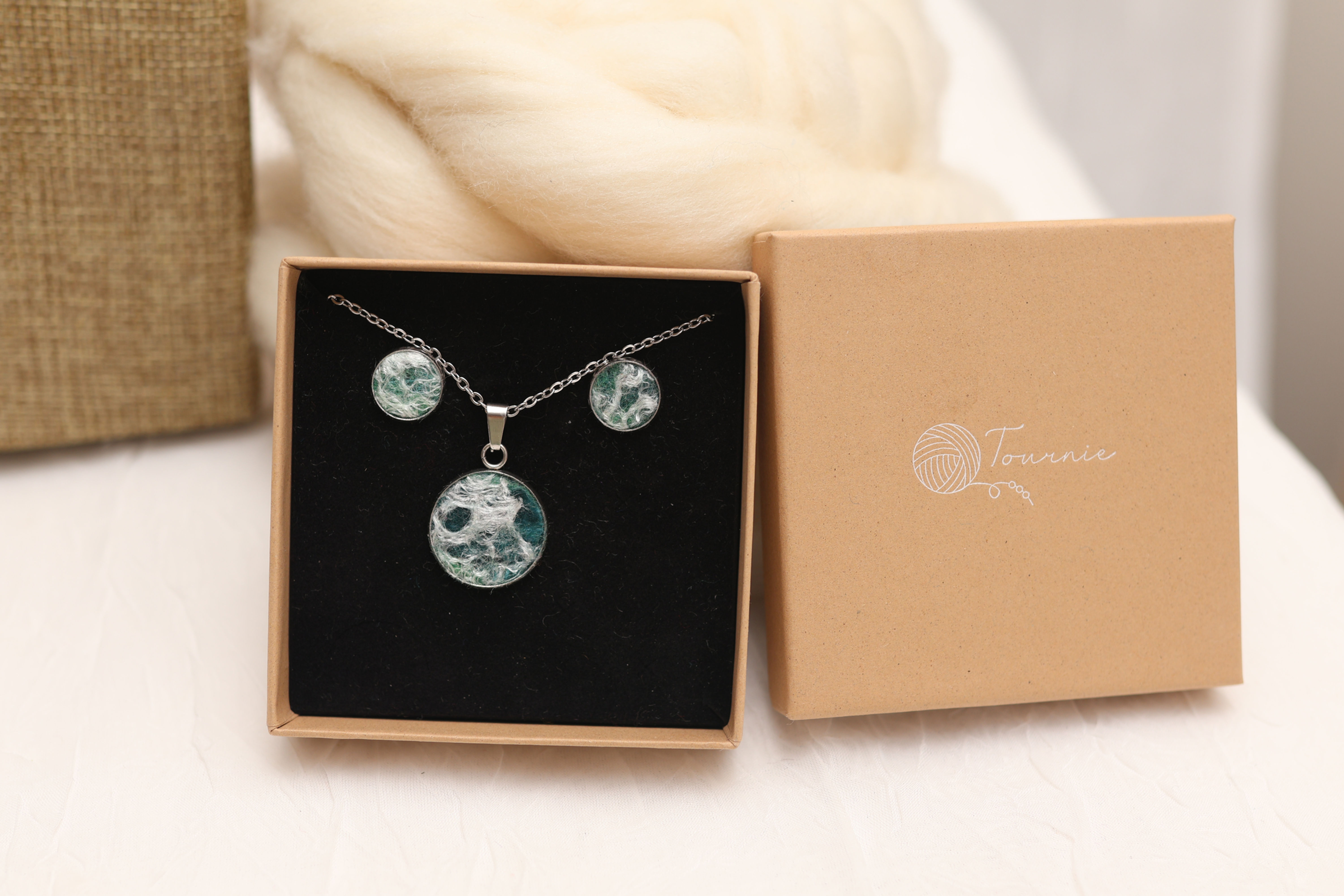 Ensemble de Bijoux Feutrés Vert Forêt, Bleu & Blanc