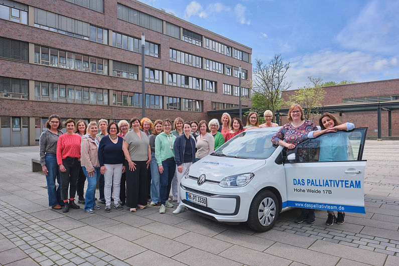 20250124_Das_Palliativteam_Gruppencollage_neutral (1).jpg