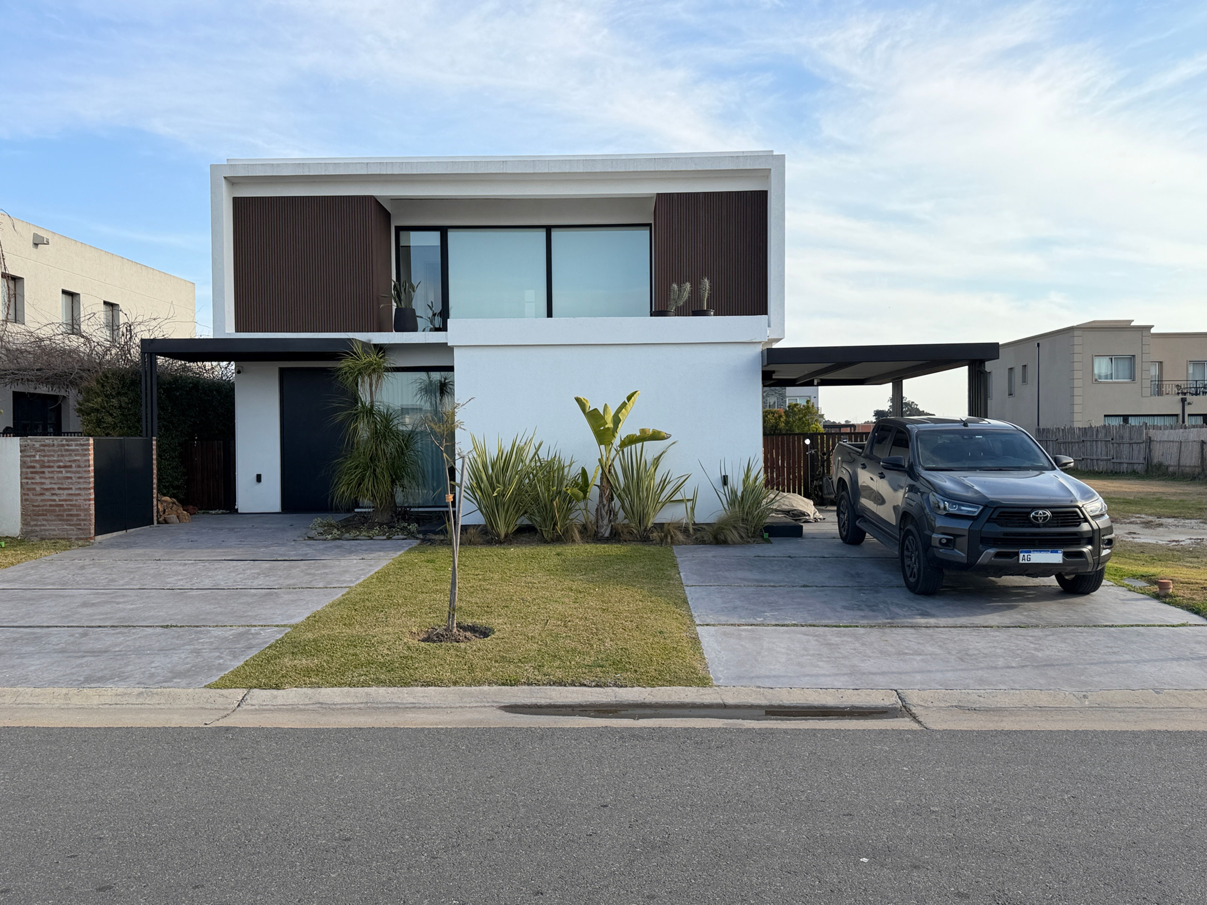 CASA EN VENTA - Barrio náutico Vila Marina 2