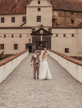 K & M auf der Brücke zur Burg Schlaining