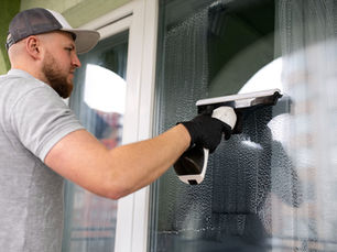 What's the difference between commercial and residential window cleaning services?