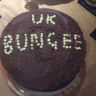 A cake made by supporters, for the UK Bungee crew