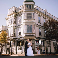 Wedding Day in front of Historic Eagle House