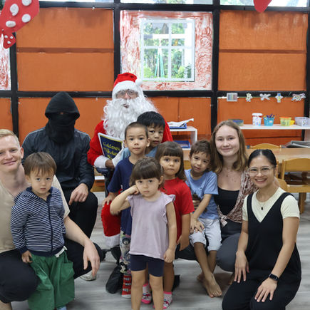 Der Nikolaus und der Krampus besuchen unsere Schüler!