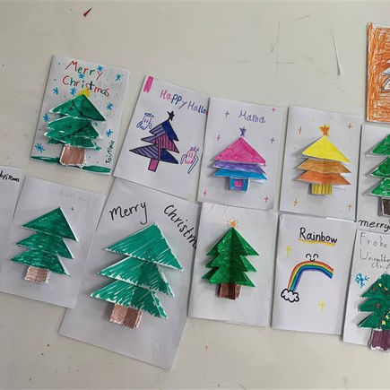 Kreativ mit Papier: Fantasievolle Werke im Papierclub