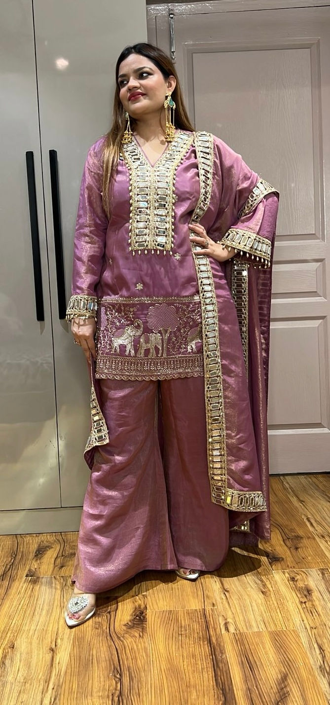 THE GAJGAMINI SUIT (Onion pink)