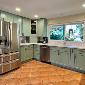 Modern bathroom renovation, kitchen renovation, and custom flooring and carpet by Artisan Renovations in Los Angeles County, Orange County, Inland Empire, Riverside County.
