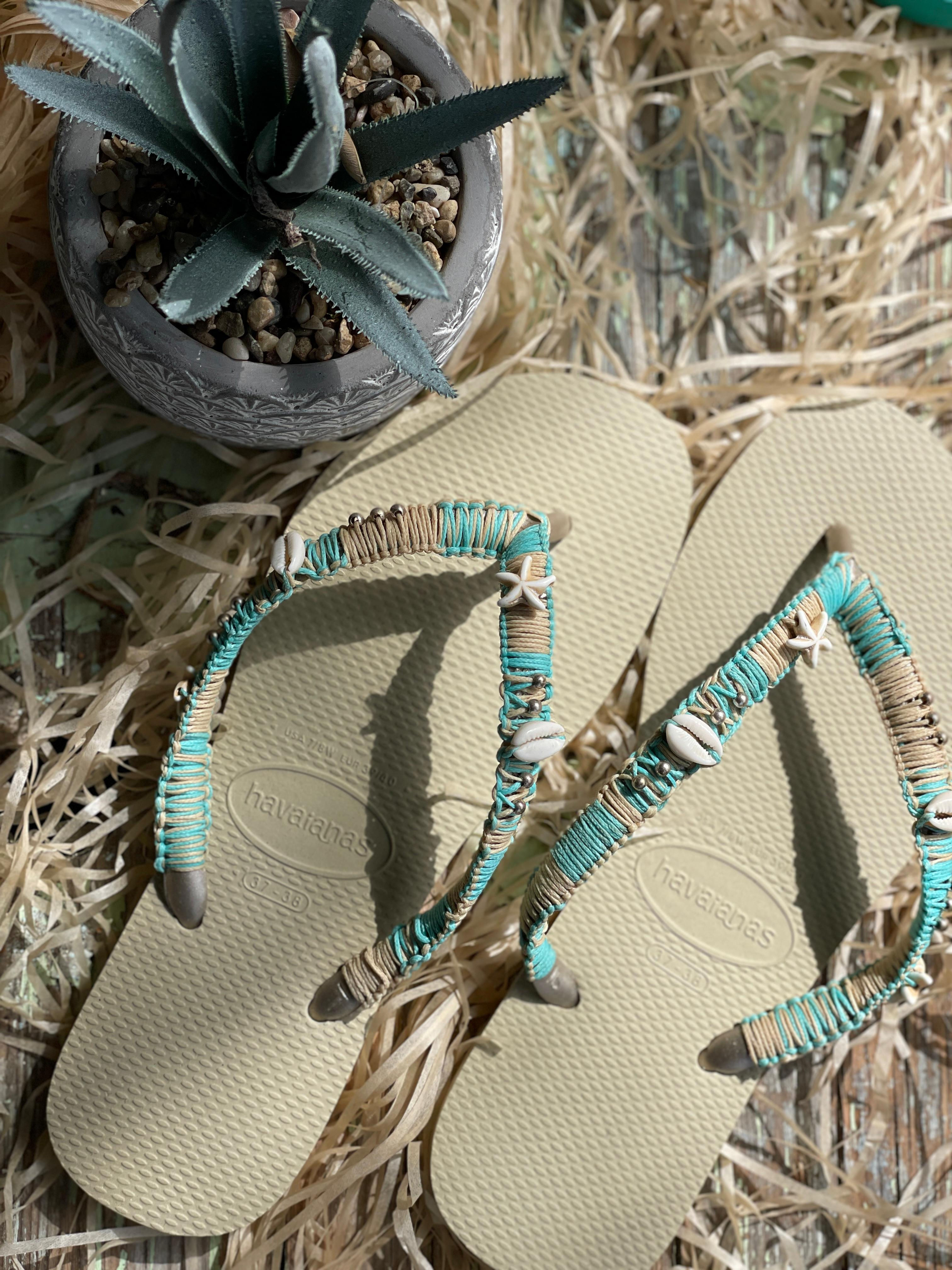 כפכפי האווינס מעוצבים חום בהיר