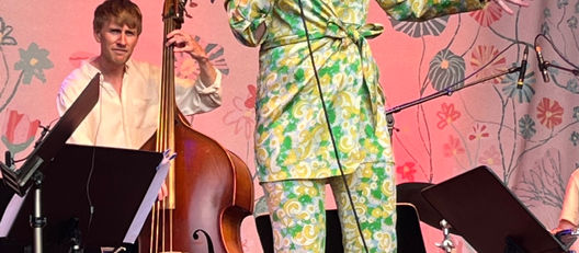 Jazzens budbärare Amanda Ginsburg totalcharmade publiken på Fasching in Bloom 29/7