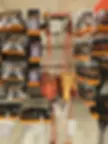 Dollarstore Halloween lösnaglar, skeletthänder, halsband