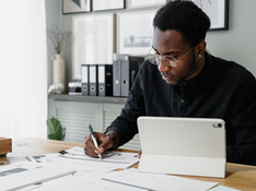 Contador calculando DAS do Simples Nacional