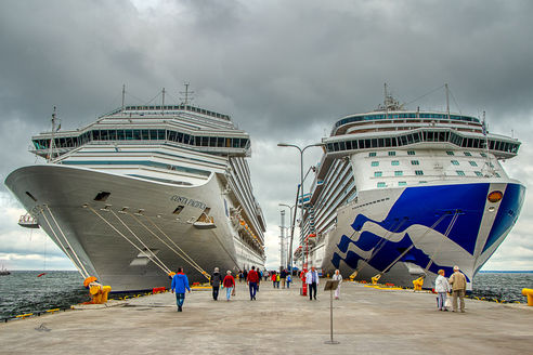 Groß-Klein/Schiffe-Menschen, Liegeplatz in Talinn
August 2017
© Inge Glenewinkel | Fotogruppe LichtGestalten Garbsen