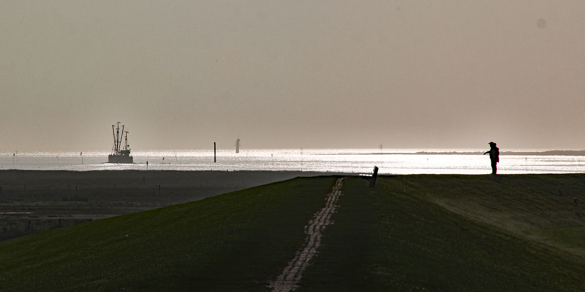 Bildtitel: Auf dem Deich, Bildbeschreibung: Spiekeroog, Aufnahmedatum: Oktober 2022 © Christian Dlugosch | Fotogruppe LichtGestalten Garbsen