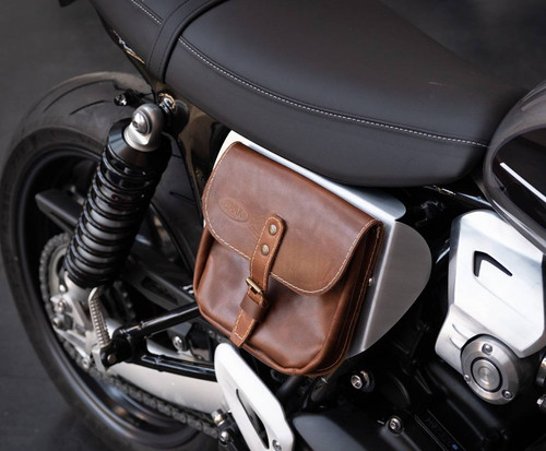 TRIUMPH たらしい サイドカバー T1261957 ブラック（クランク仕上げ）