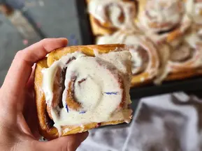 KANELBULLAR I LÃ…NGPANNA MED FROSTING