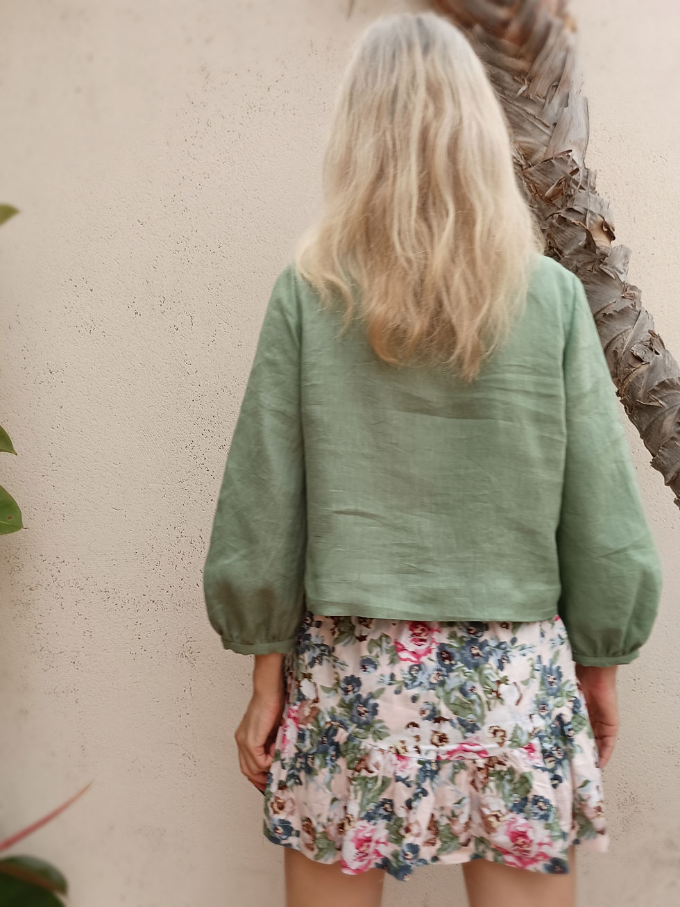 Thumbnail: Green / AZULEJO / 3/4 puff-sleeve top / medium weight linen / handmade by Kadrika