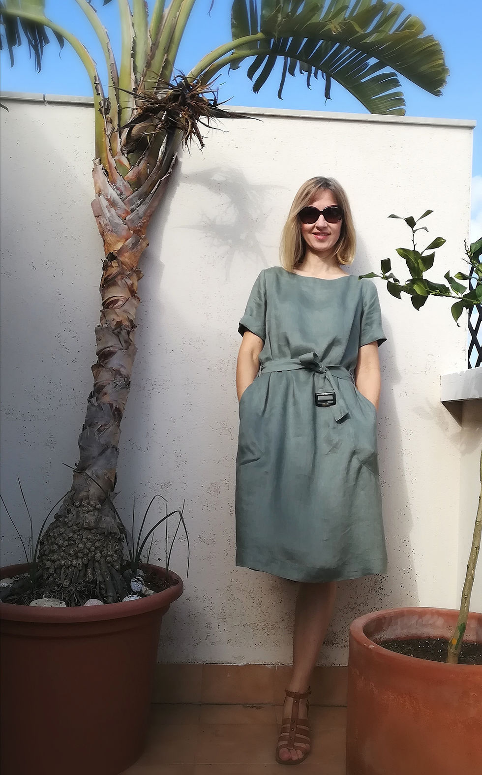 Thumbnail: Dusty green / DAFFODIL / short-sleeve midi dress with side pockets and belt / medium weight linen / handmade by Kadrika