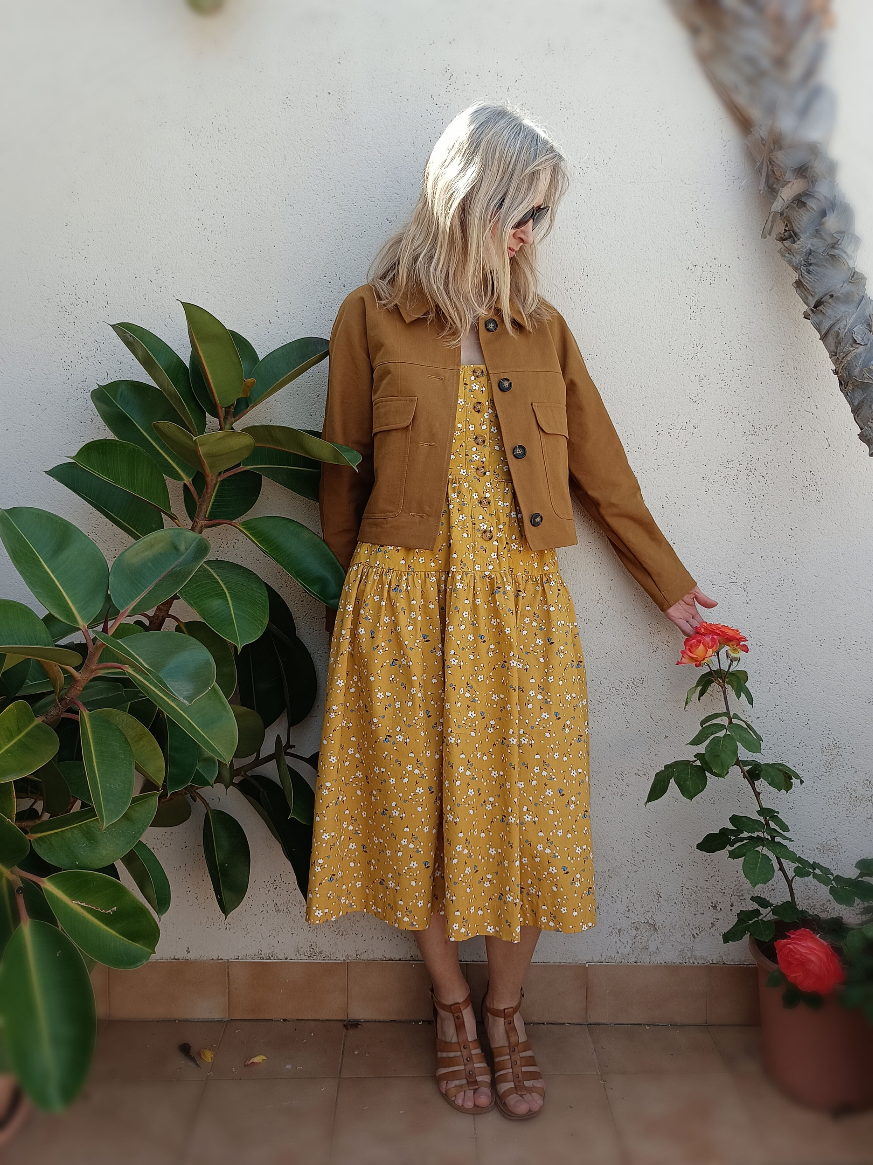 Light brown / GREEN DANDELION / button front cropped jacket / cotton twill / handmade by Kadrika