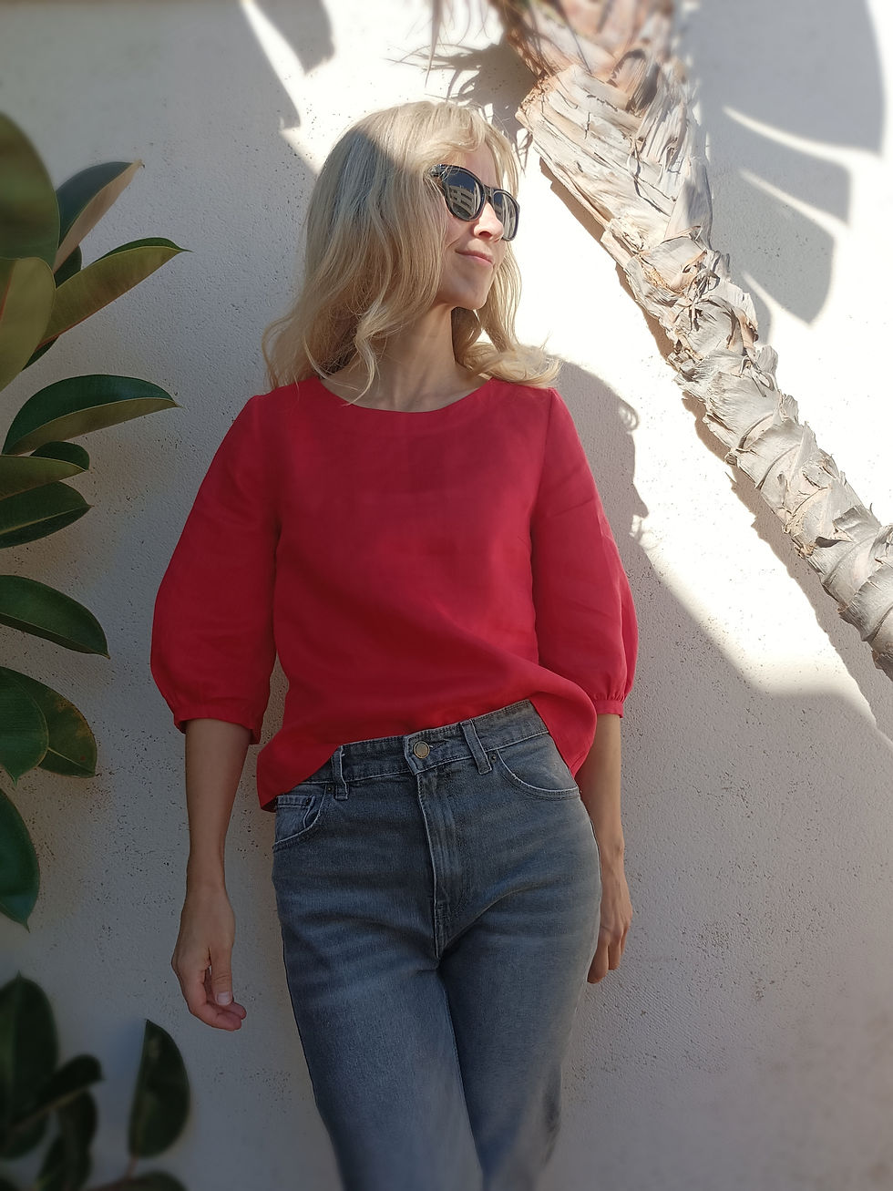 Thumbnail: Red / MARIGOLD / 3/4 puff-sleeve top / lightweight linen / handmade by Kadrika