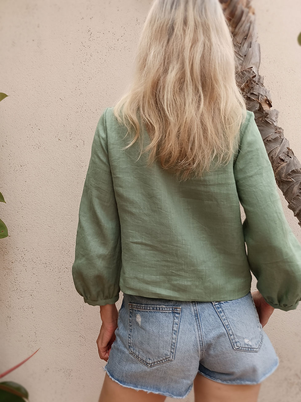 Thumbnail: Green / AZULEJO / 3/4 puff-sleeve top / medium weight linen / handmade by Kadrika