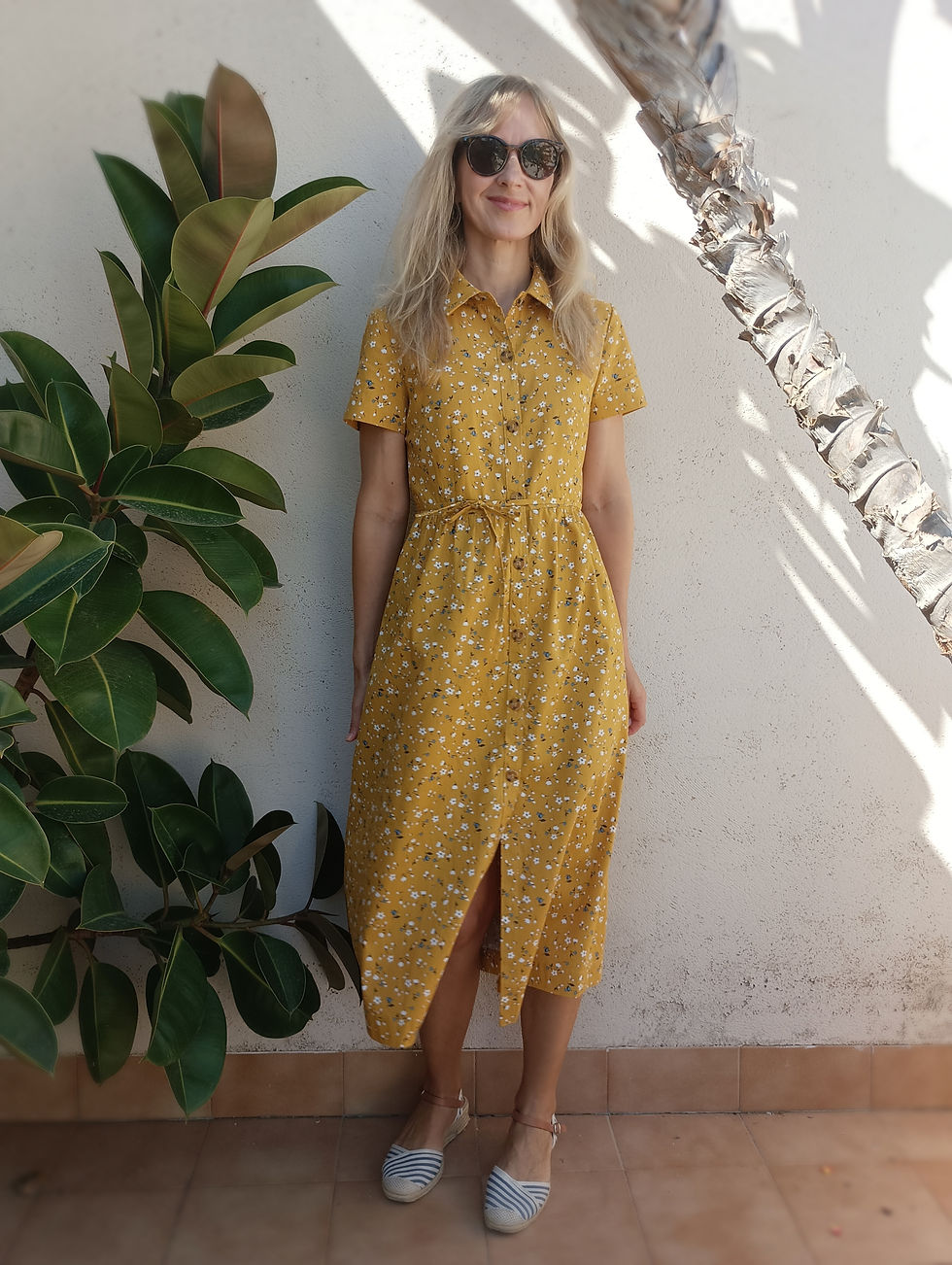 Yellow / CERASTIO / short-sleeve shirt dress / floral cotton twill / handmade by Kadrika