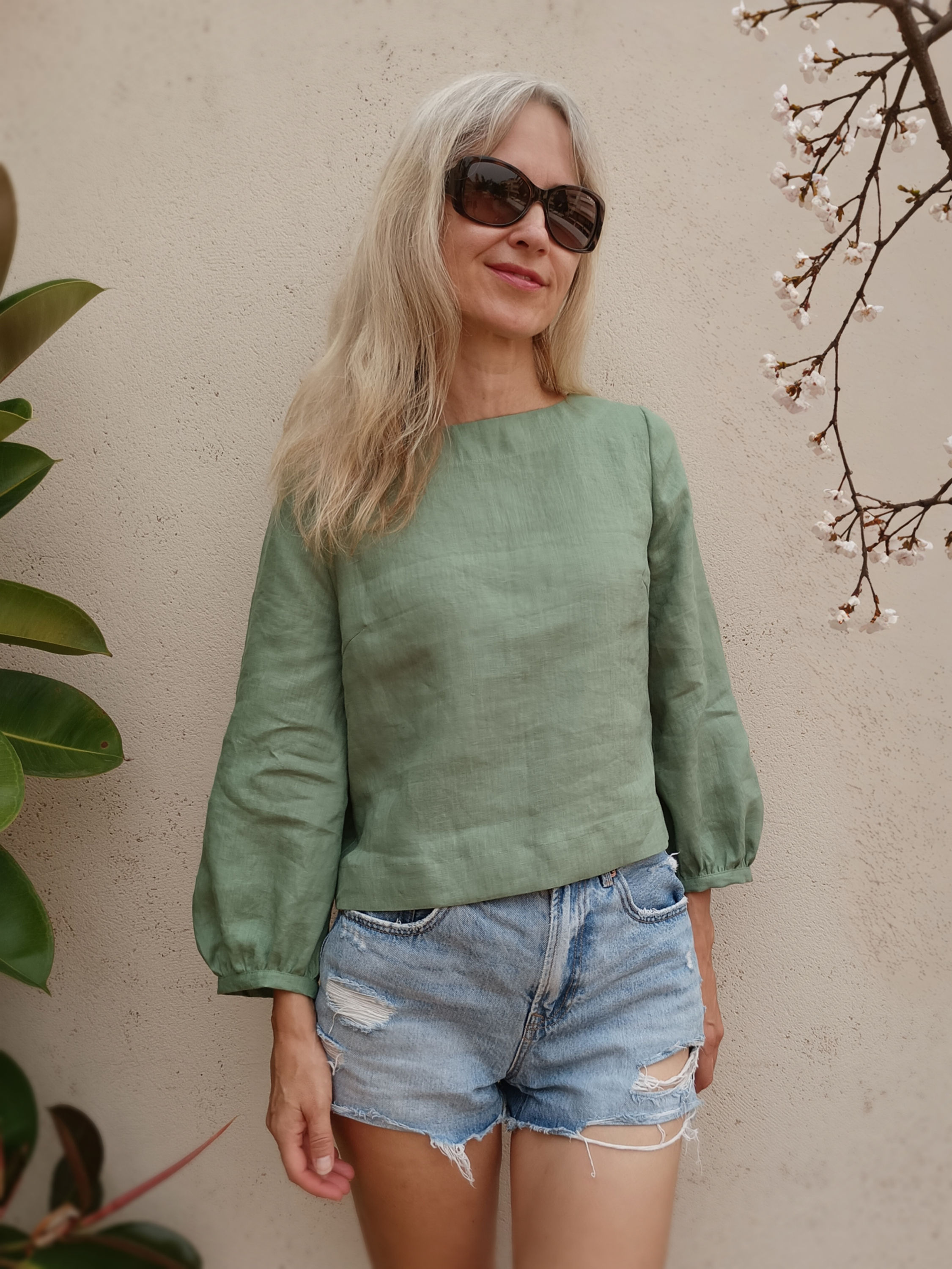 Green / AZULEJO / 3/4 puff-sleeve top / medium weight linen / handmade by Kadrika