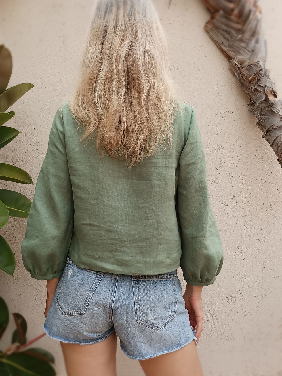 Thumbnail: Green / AZULEJO / 3/4 puff-sleeve top / medium weight linen / handmade by Kadrika