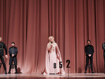 Lucie Brychtová / herečka a zpěvačka / česká transgender herečka